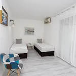 Guest And Desi Vendégház