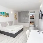 Guest And Desi Vendégház 3*