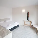 Guest And Desi Pensión