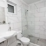 Guest And Desi Pensión