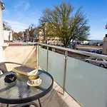 Guest And Desi Pensión