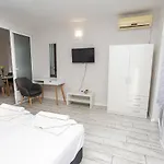 Pensión Guest And Desi