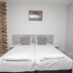 Guest And Desi Pensión Balchik