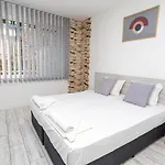 Guest And Desi Balchik