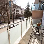 Guest And Desi Pensión