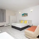 Guest And Desi Balchik