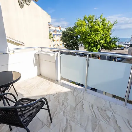 Desi - деси Guest house Balchik