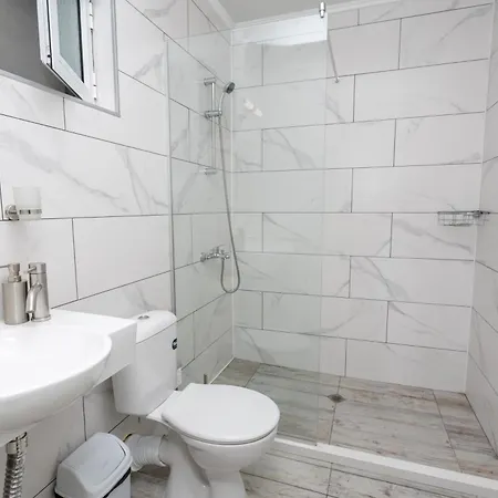 Guest And Desi Guest house 3*