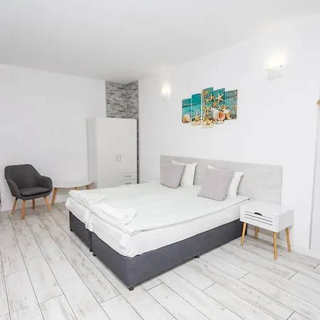 Guest house Desi - деси Balchik