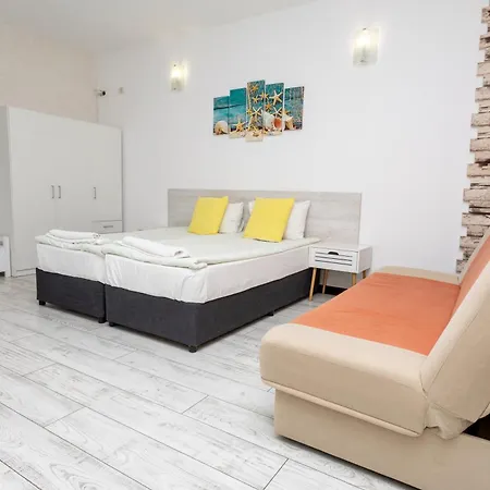 Desi - деси Guest house Balchik
