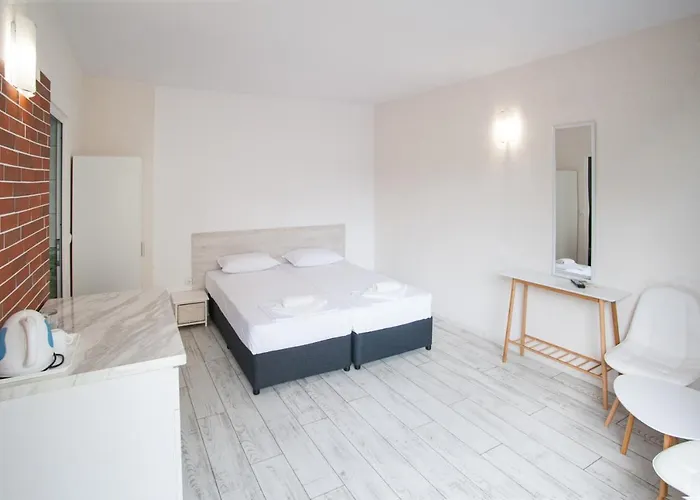 Guest And Desi Guest house 3*