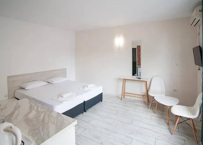 Guest And Desi Guest house