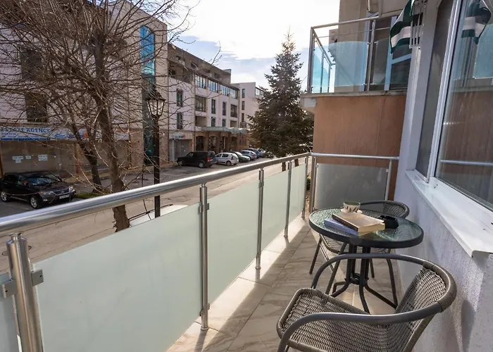 Guest house Guest And Desi Balchik