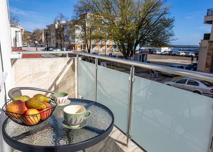 Guest house Guest And Desi Balchik