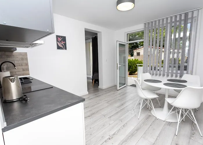 Guest house Guest And Desi 3*