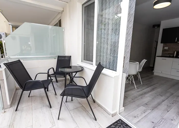 Guest house Guest And Desi Balchik