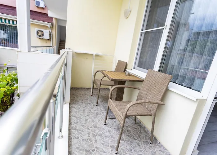 Guest And Desi Guest house 3*