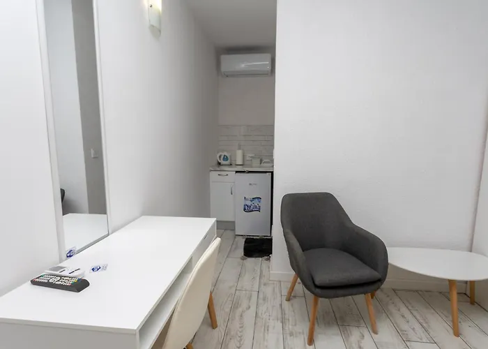 Guest And Desi Balchik